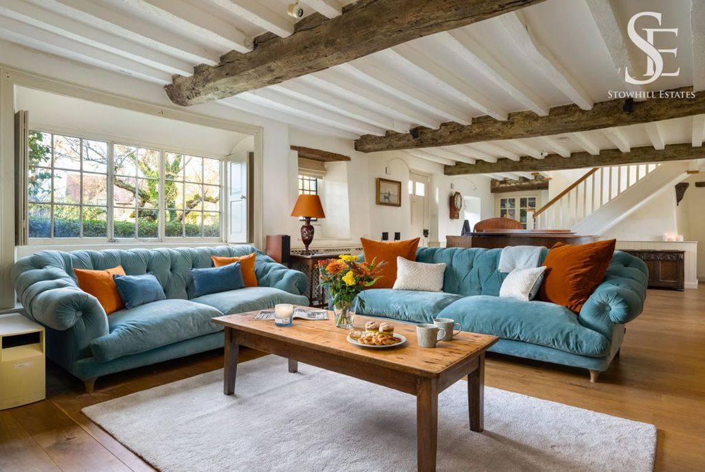 Property photo 2 of 16 Sitting Room