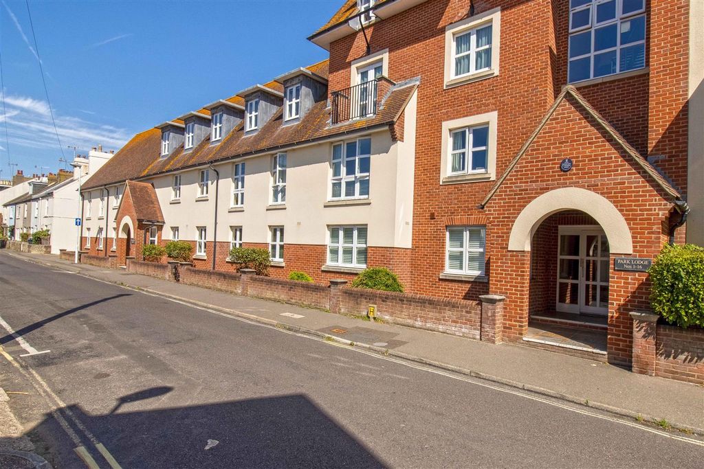 Property photo 1 of 10 Park Lodge Front.Jpg