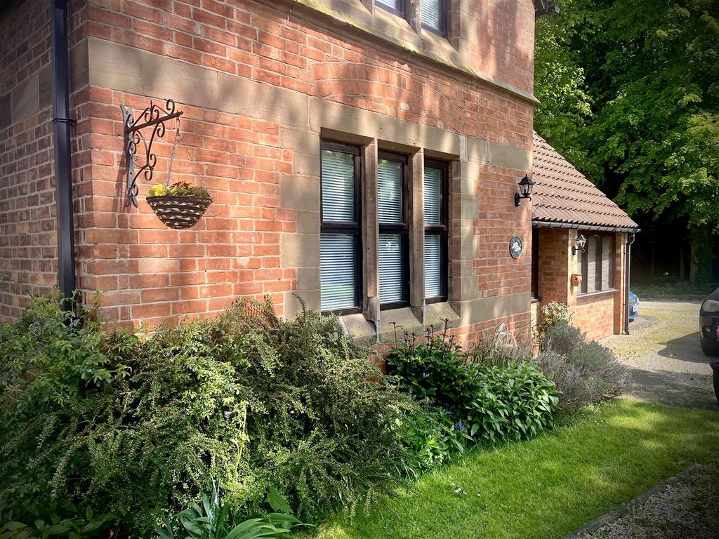 Property photo 2 of 16 Front