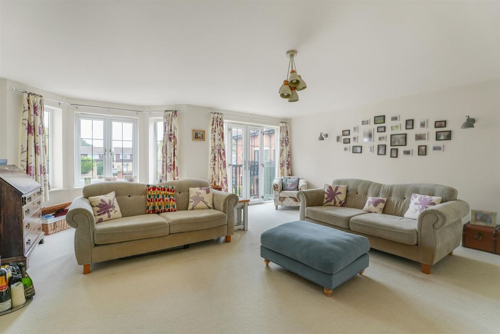 Property photo 2 of 41