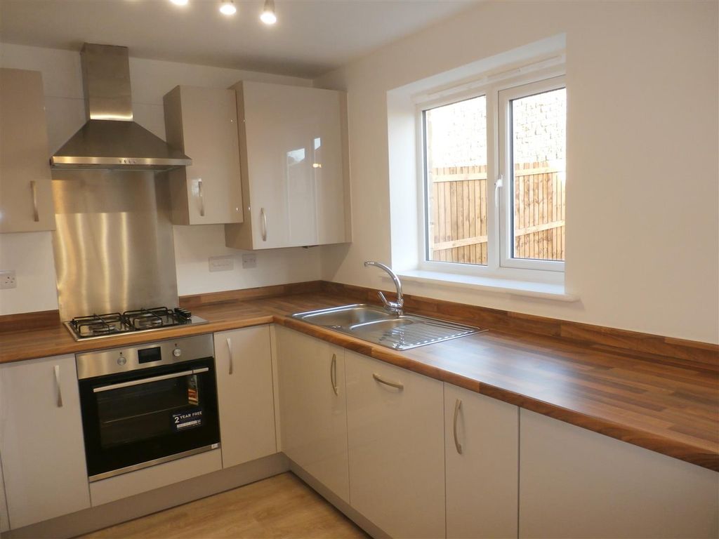 Property photo 3 of 10 Pc010015.Jpg