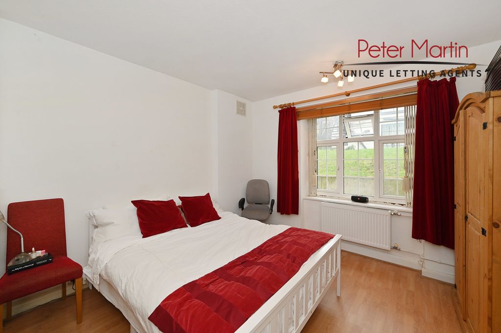 Property photo 3 of 6 Photo 12