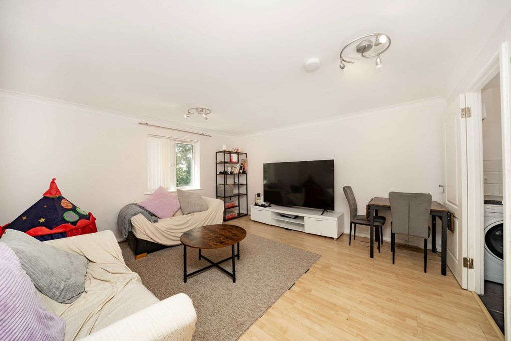 Property photo 3 of 4