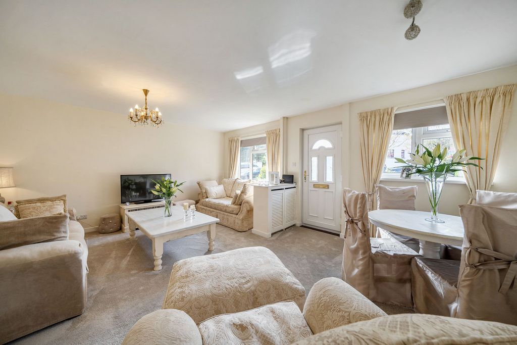 Property photo 2 of 13