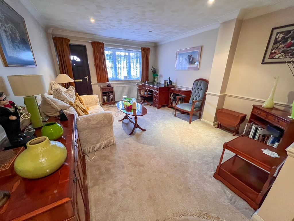 Property photo 2 of 19