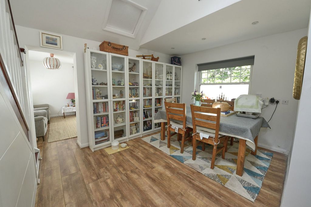 Property photo 3 of 23