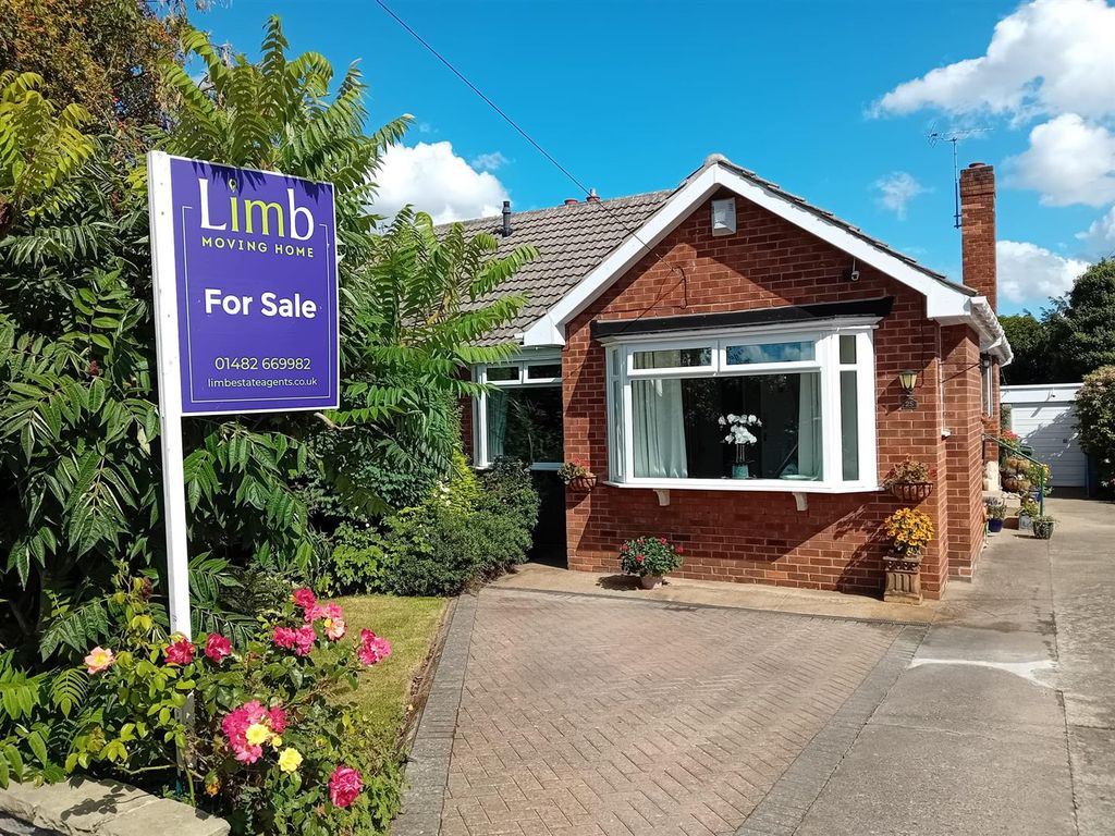 Property photo 1 of 14 25Fafront v.Jpg