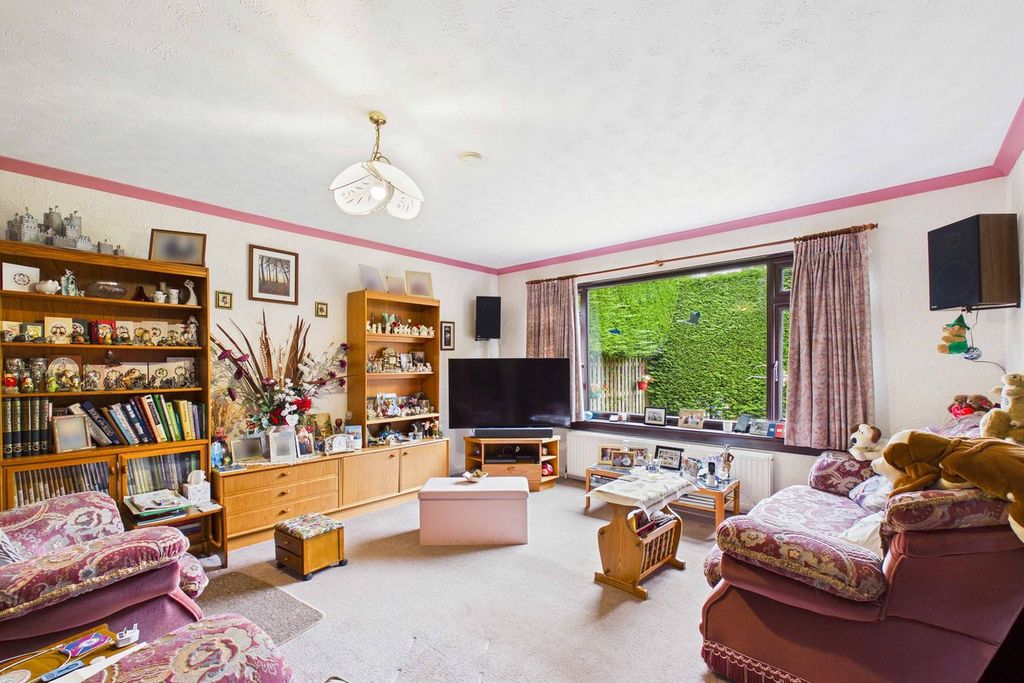 Property photo 3 of 25