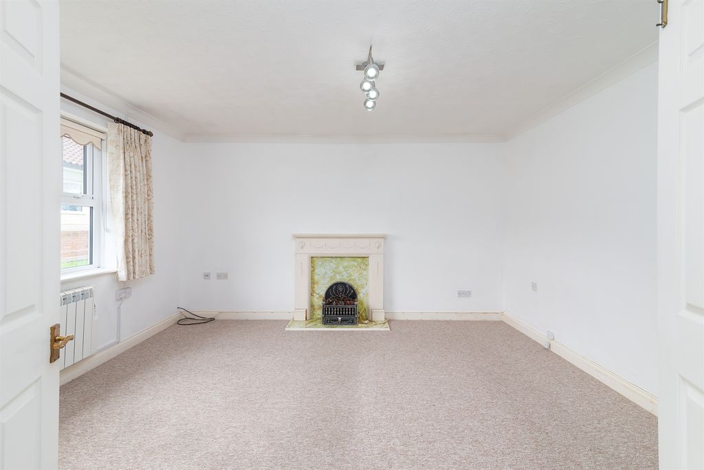 Property photo 3 of 9