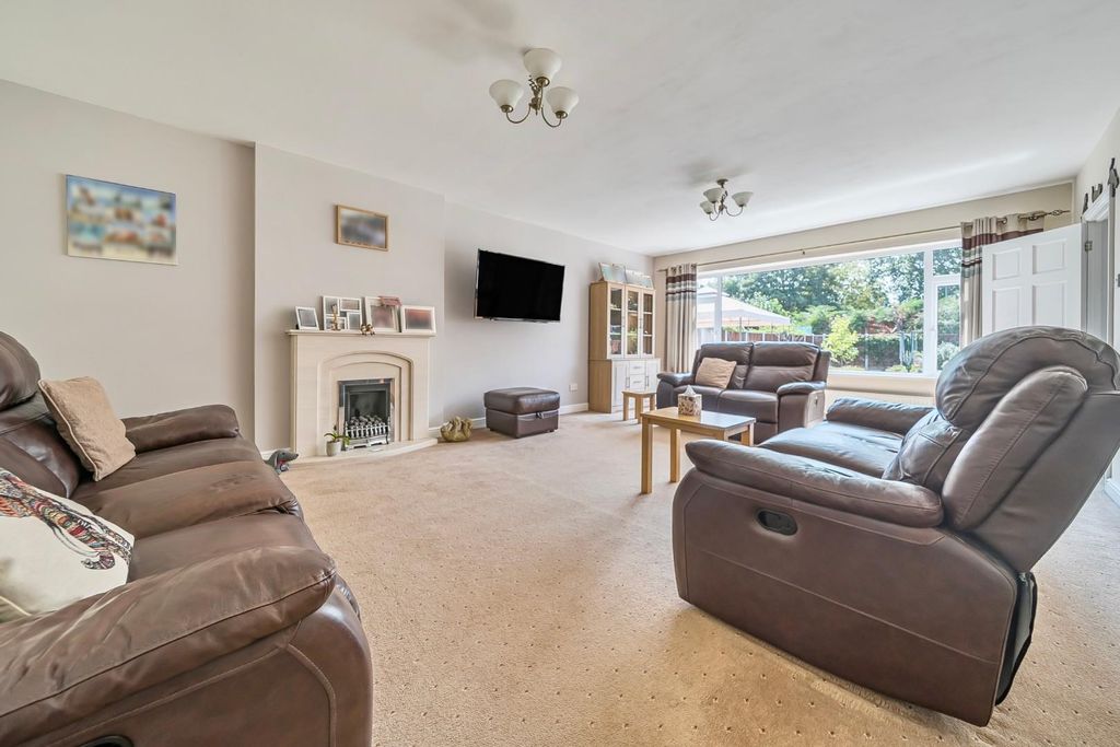 Property photo 2 of 18 1341646-19-689F62A2Bc7F2.Jpg