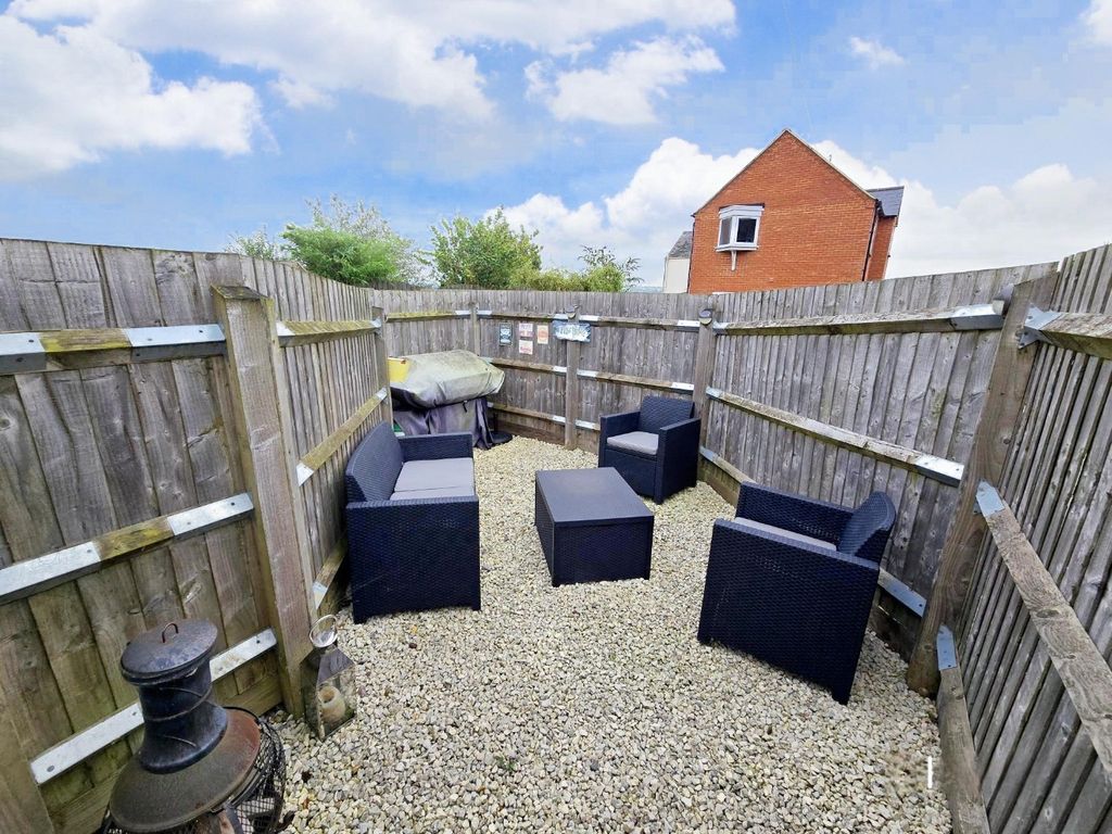 Property photo 3 of 11 Media Image 02