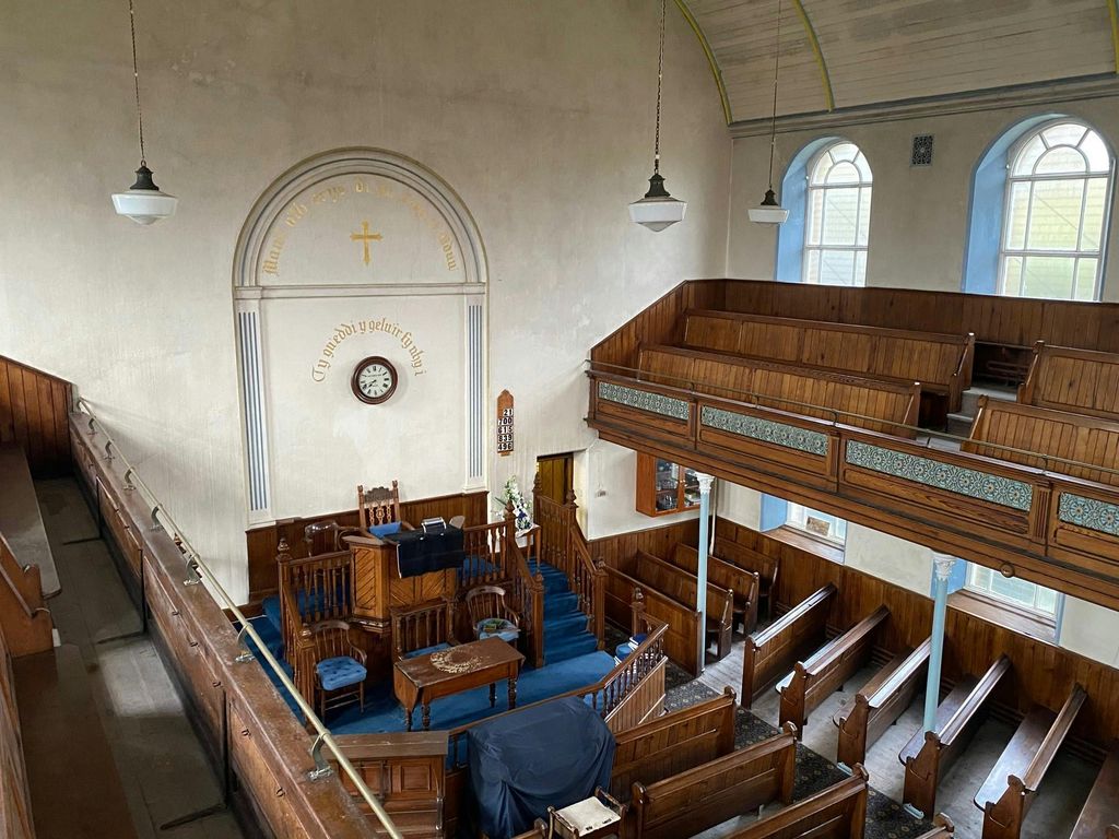 Property photo 2 of 11 Hall2.Jpg