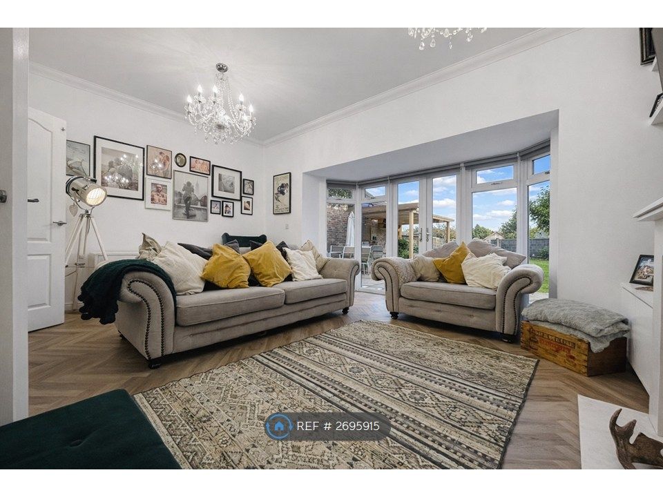 Property photo 2 of 35