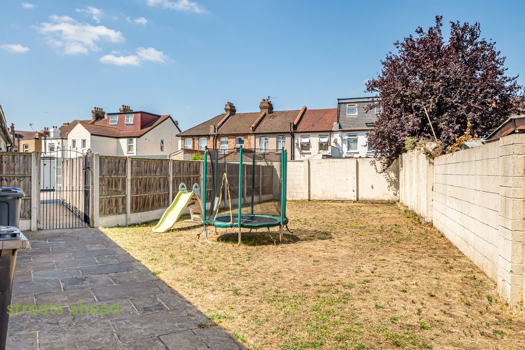 Property photo 2 of 22 E21c7d5E-B0cc-489...