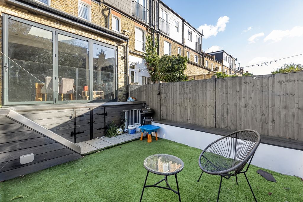 Property photo 3 of 14 790025 (10)