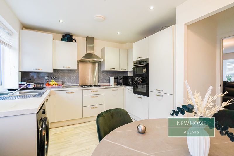 Property photo 2 of 16 Photo 12