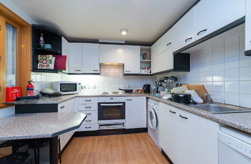 Property photo 3 of 6