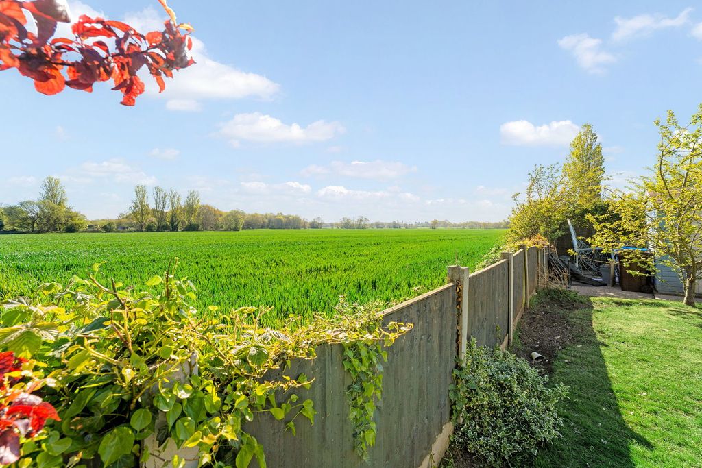 Property photo 3 of 64