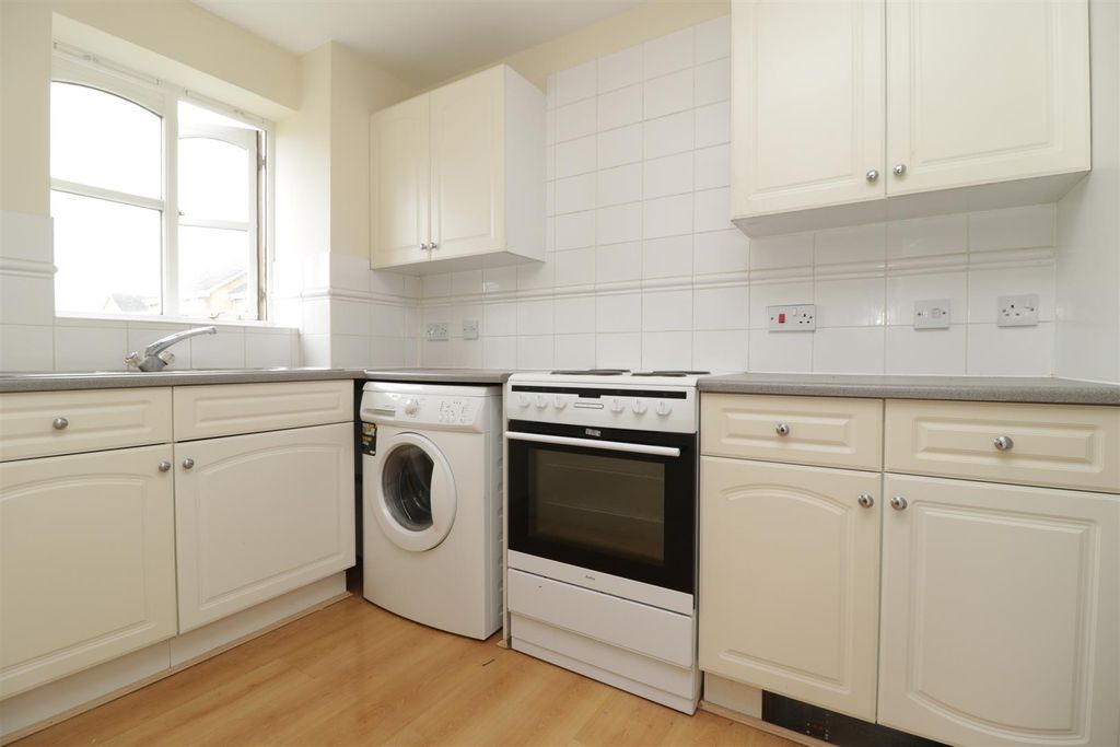 Property photo 2 of 5 Huw01766.Jpg