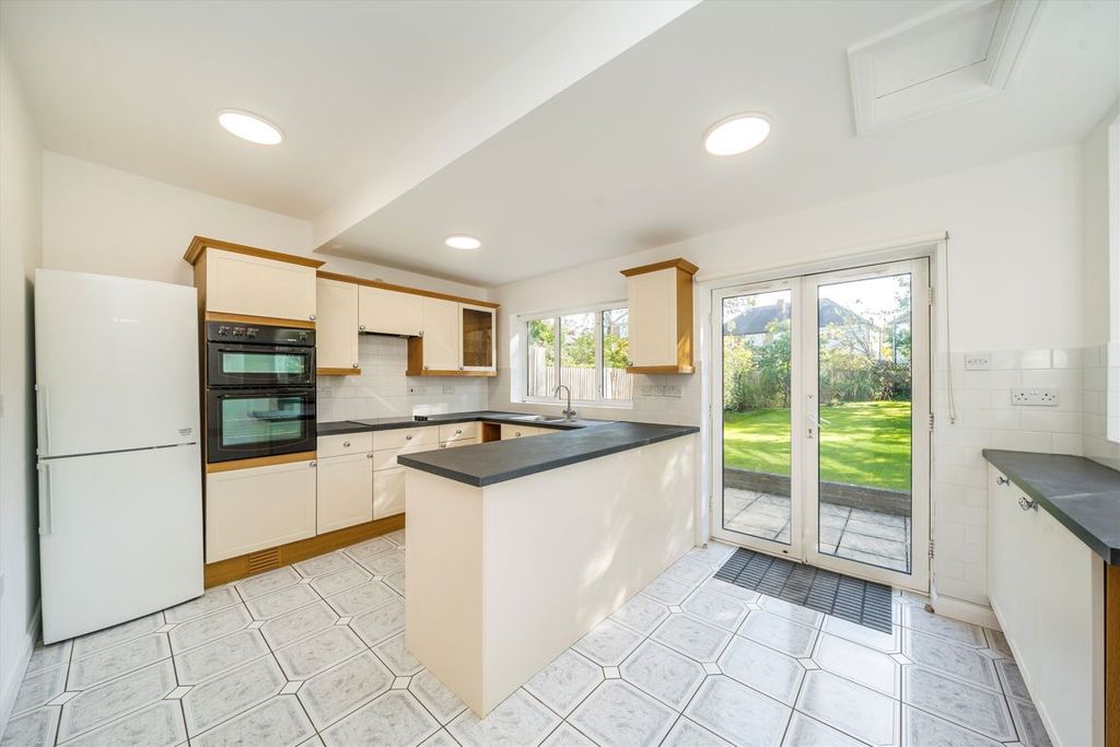 Property photo 3 of 10