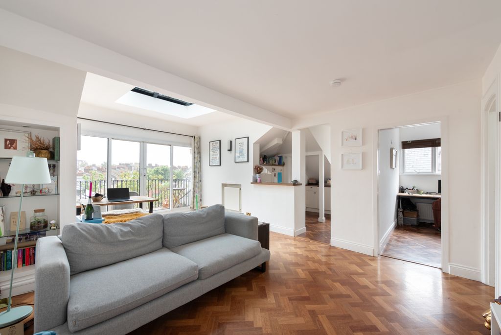 Property photo 1 of 17 Picture No. 12