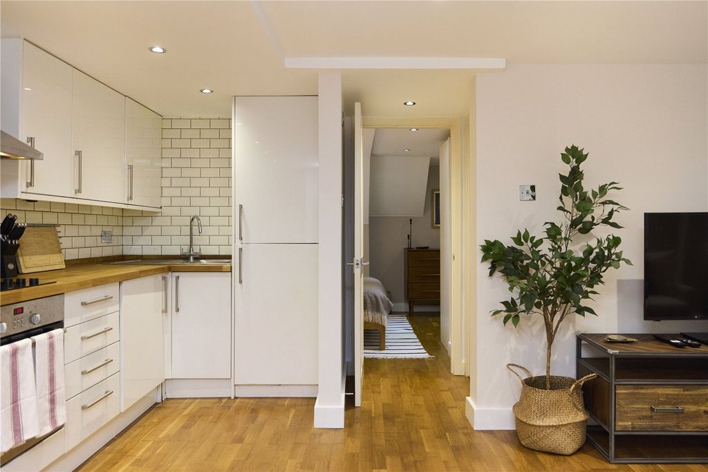 Property photo 2 of 16 Picture No. 09