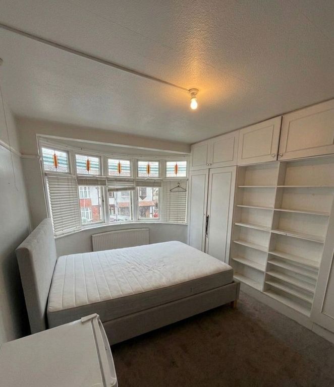 Property photo 1 of 3