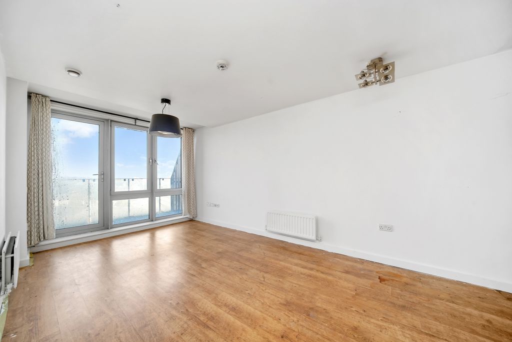 Property photo 3 of 10 3