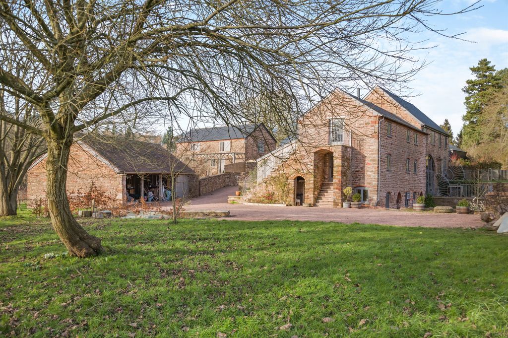 Property photo 1 of 39