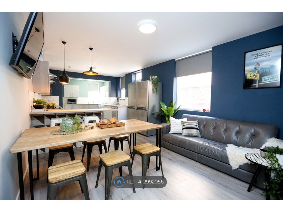 Property photo 2 of 10 All Ensuite Professional Hmo