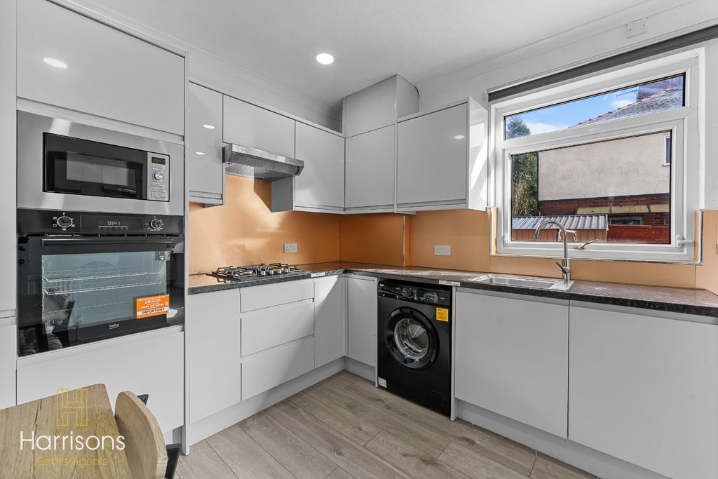 Property photo 3 of 34 4991918