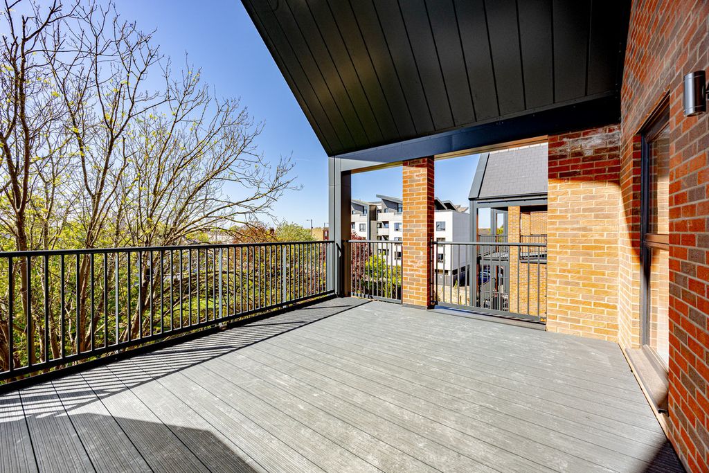 Property photo 1 of 50
