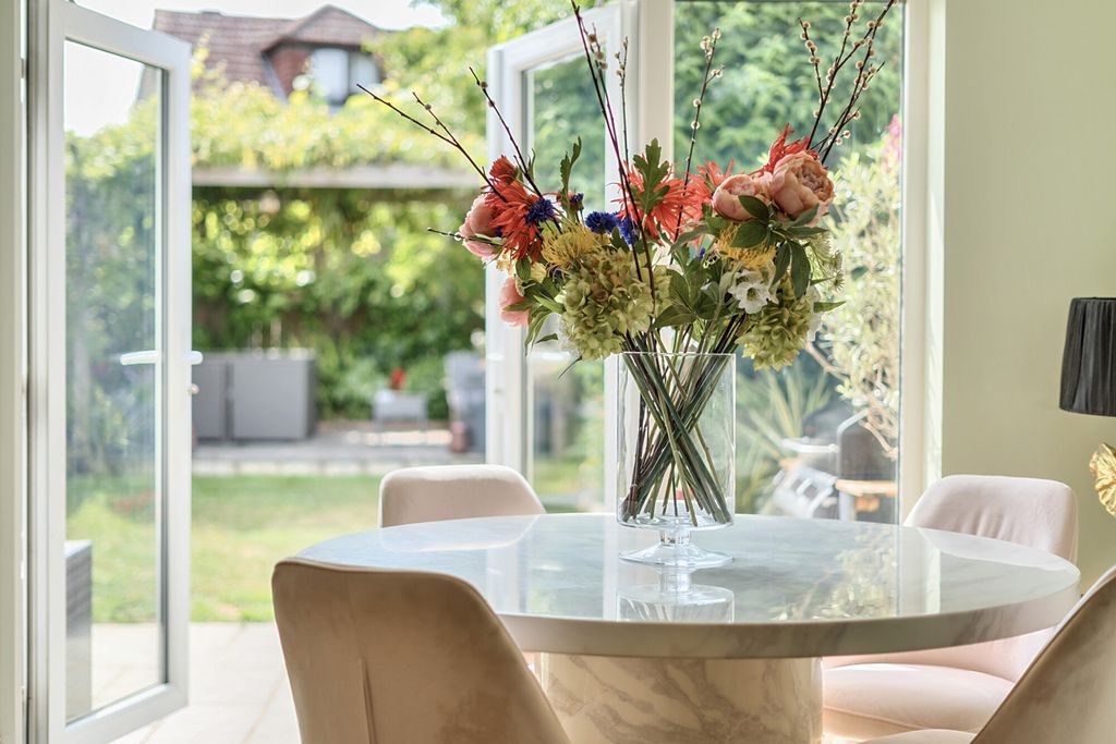 Property photo 3 of 32 Dining