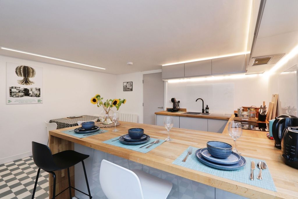 Property photo 1 of 12 Interior