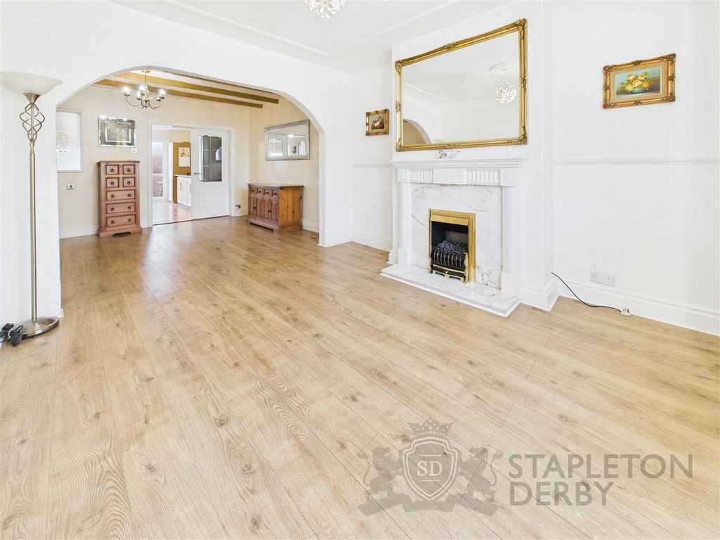 Property photo 2 of 14 Cam04709G0-Pr0275-Still008.Jpg