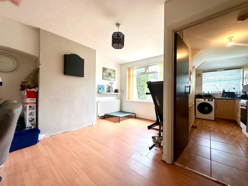 Property photo 3 of 12 Picture No. 02
