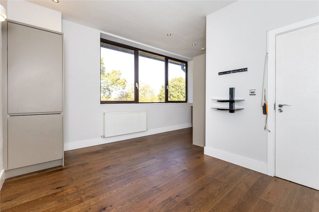 Property photo 2 of 10 Picture No. 01