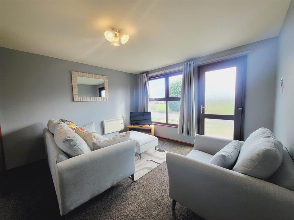 Property photo 3 of 16 Living Room