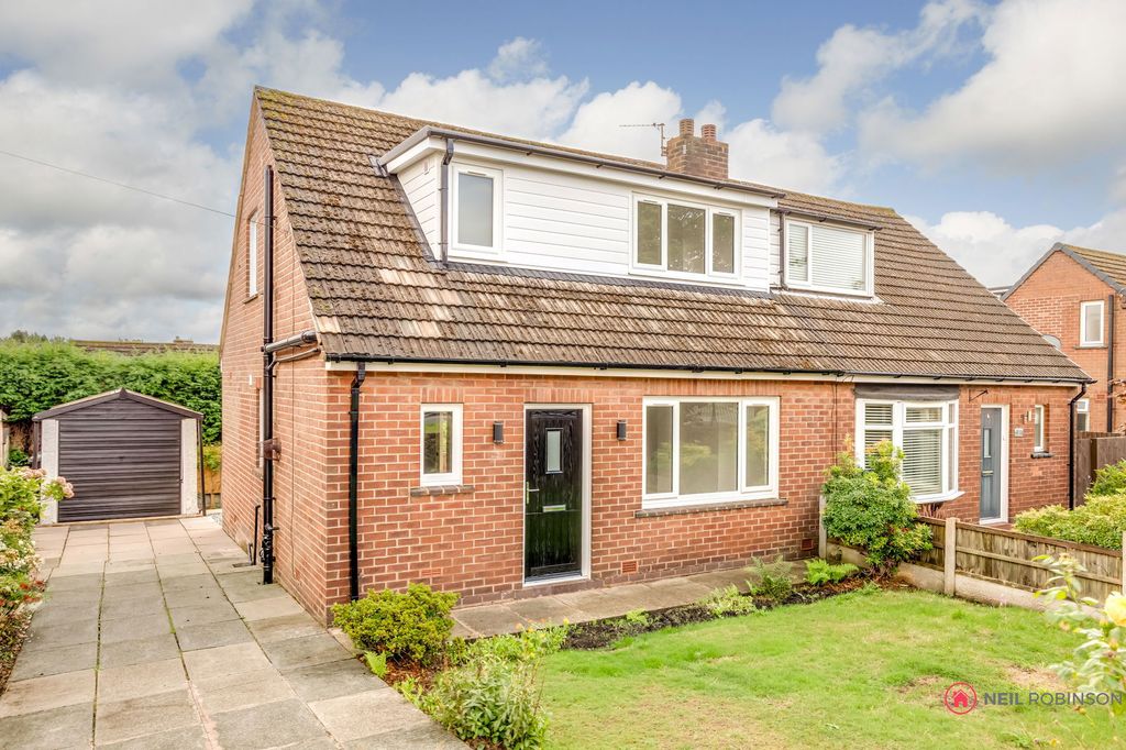 Property photo 1 of 32
