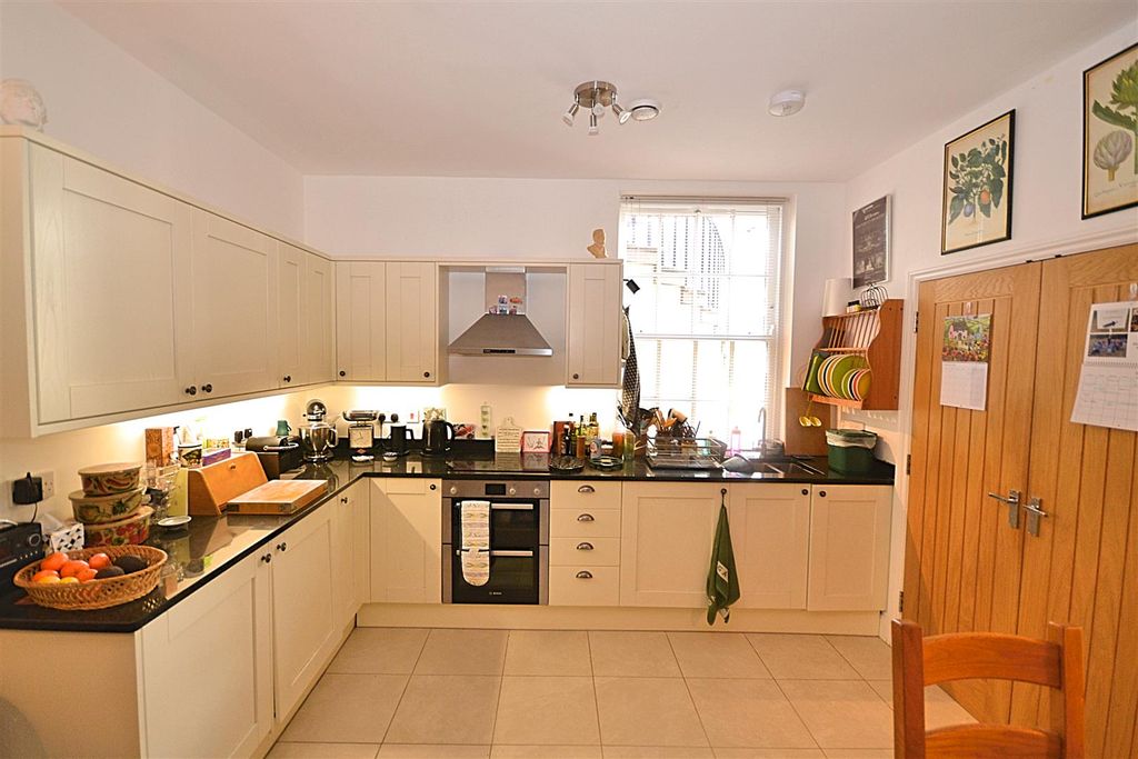Property photo 2 of 8 11 (3).Png