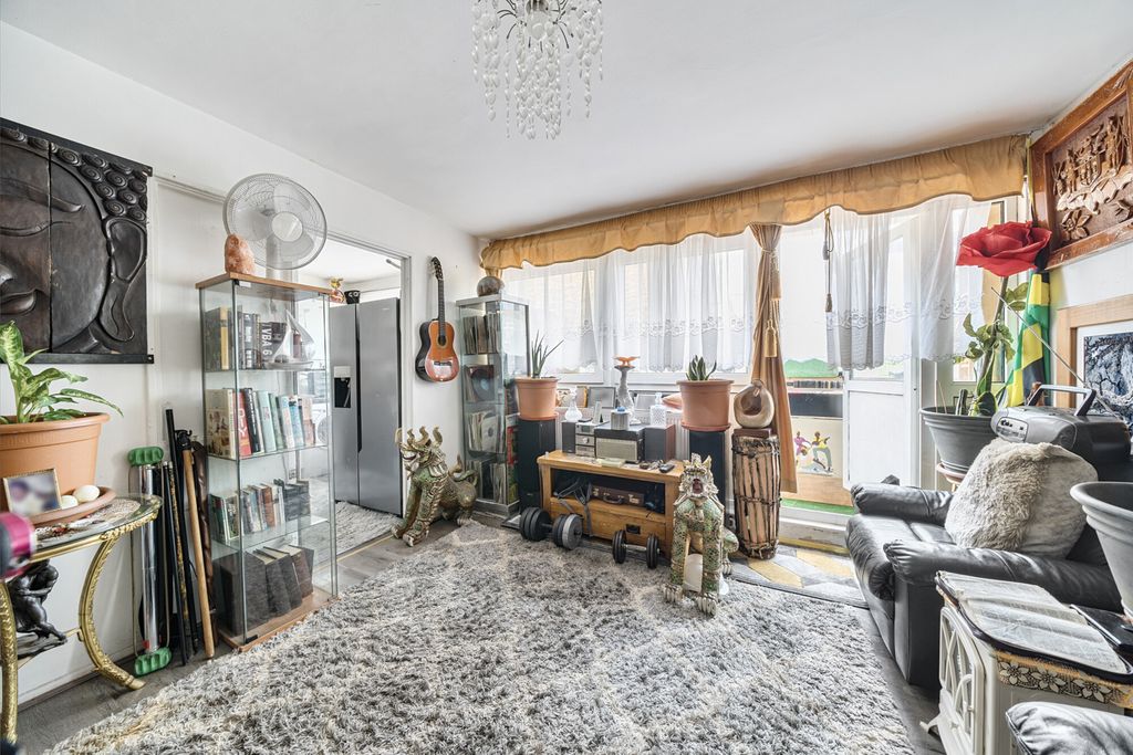 Property photo 1 of 11 1316003-7-6874Df0...