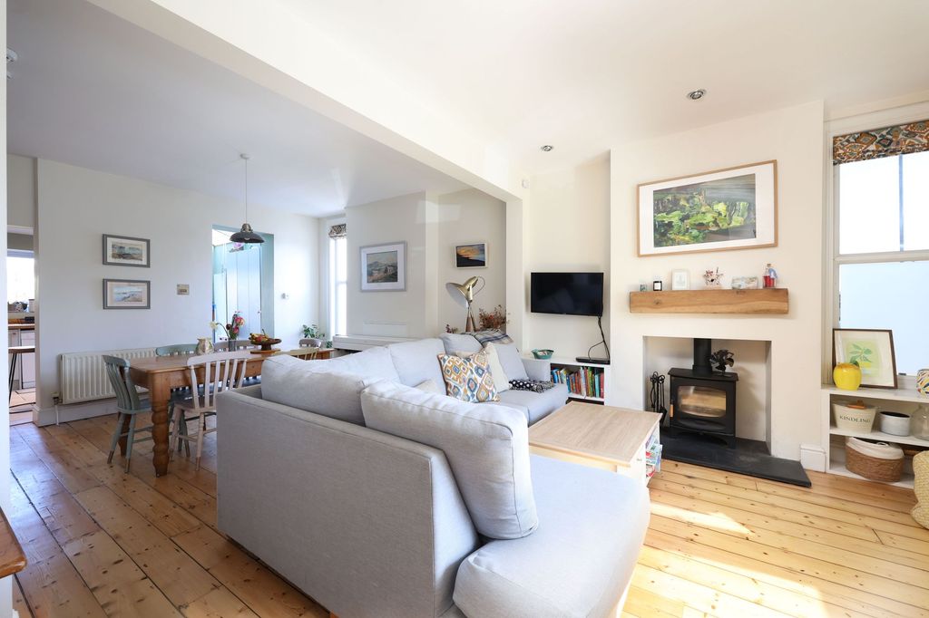 Property photo 3 of 22