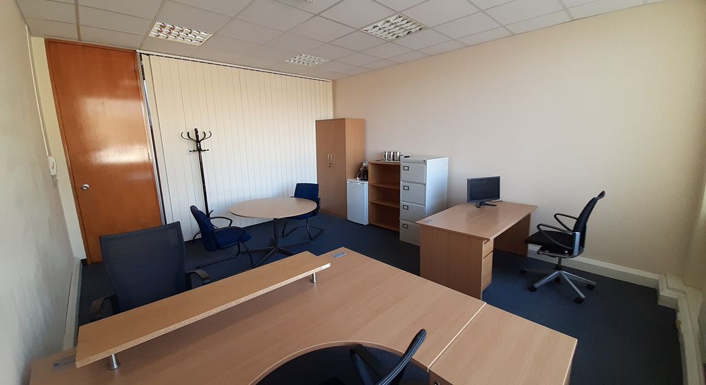 Property photo 2 of 13 Offices 