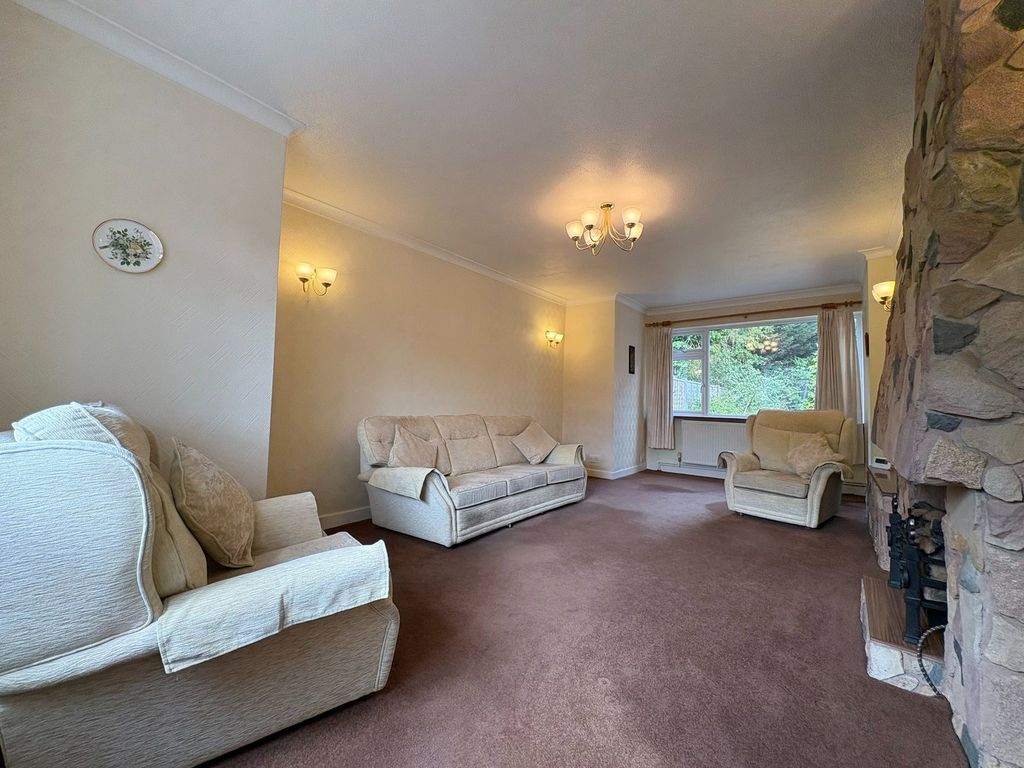 Property photo 2 of 28