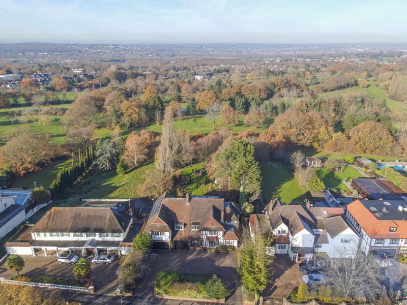 Property photo 2 of 36 Photo 4