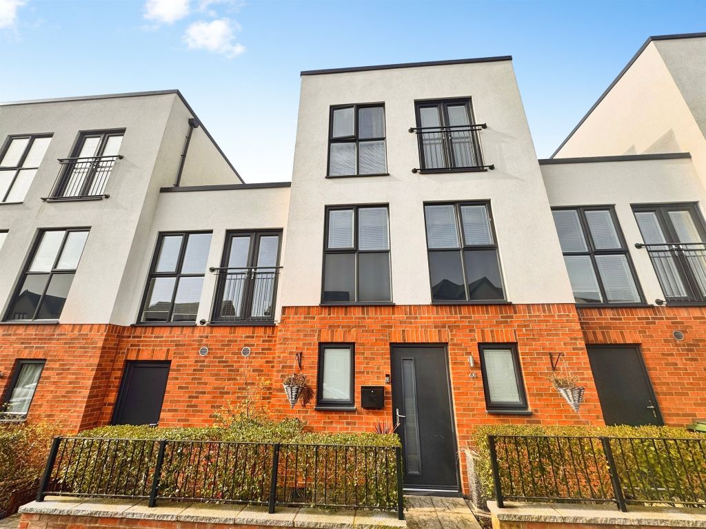 Property photo 1 of 14 Externally