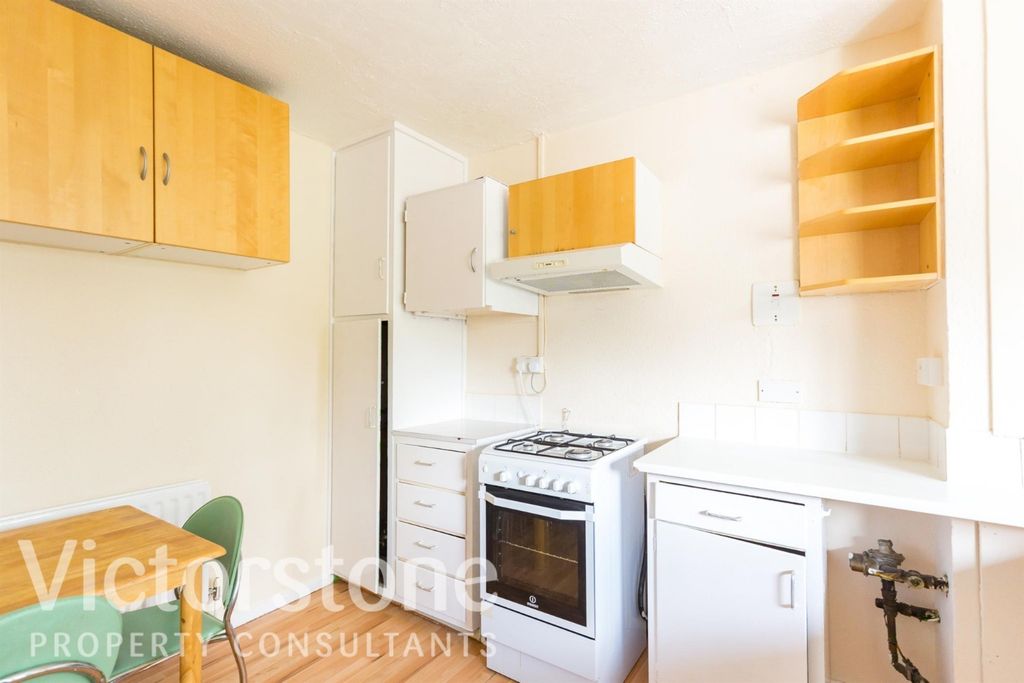 Property photo 3 of 8 5602242