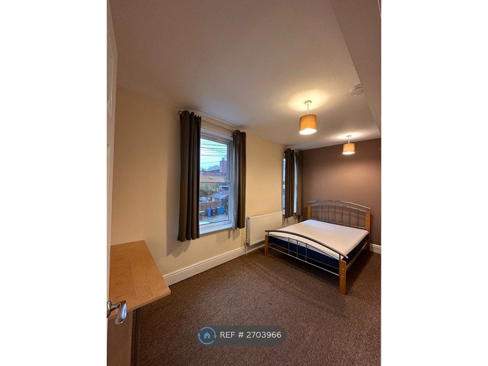 Property photo 2 of 8 Bedroom