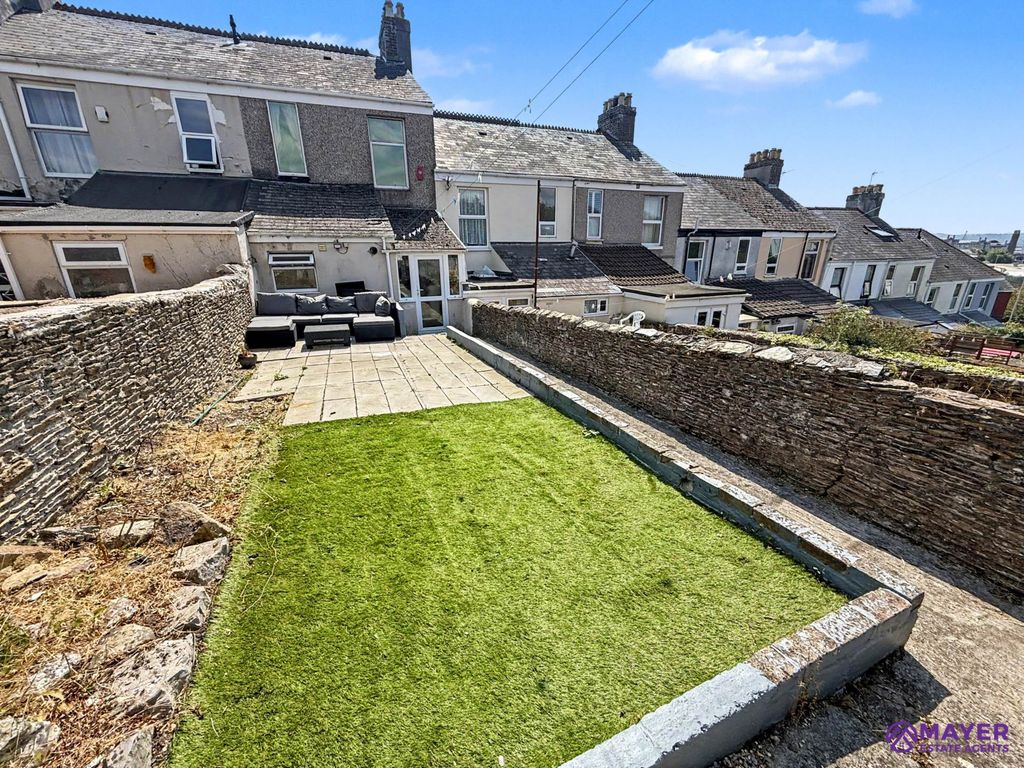 Property photo 2 of 12