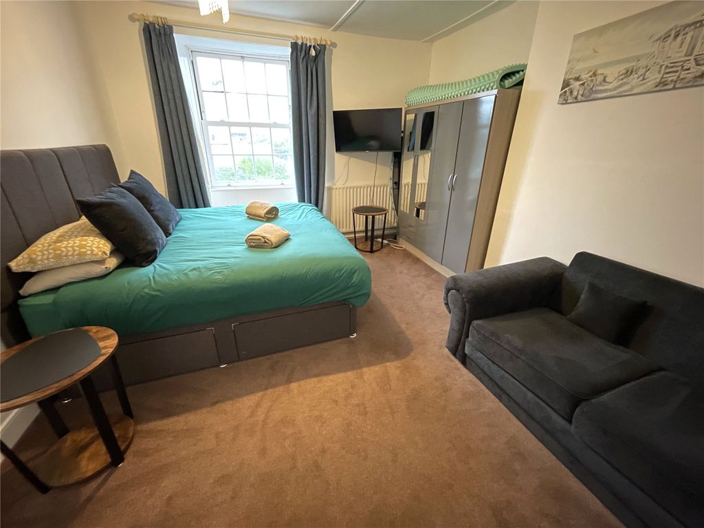 Property photo 3 of 5 Picture No. 01